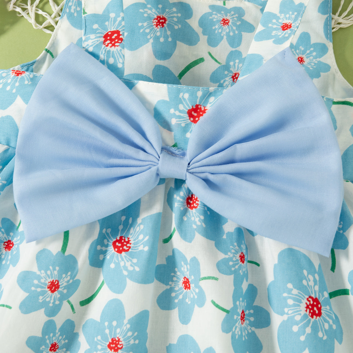 Vestido más sombrerito, celeste, flores💙👒1209