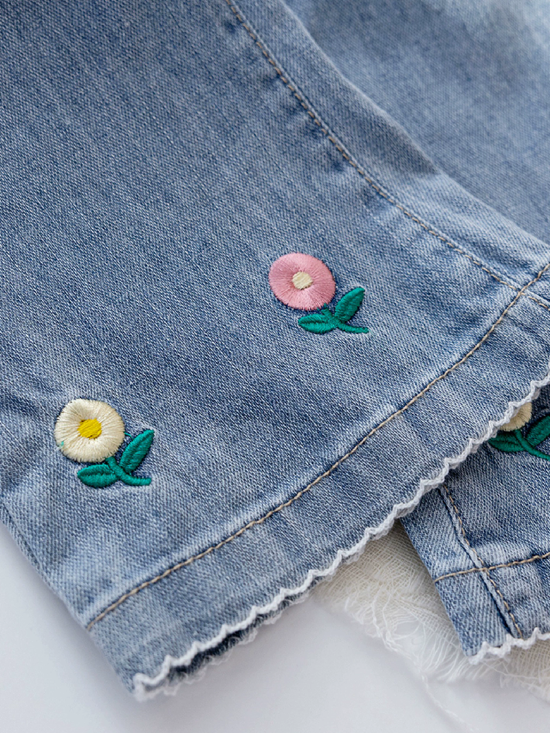 Jeans, pantalón, vaquero con florecitas 2082
