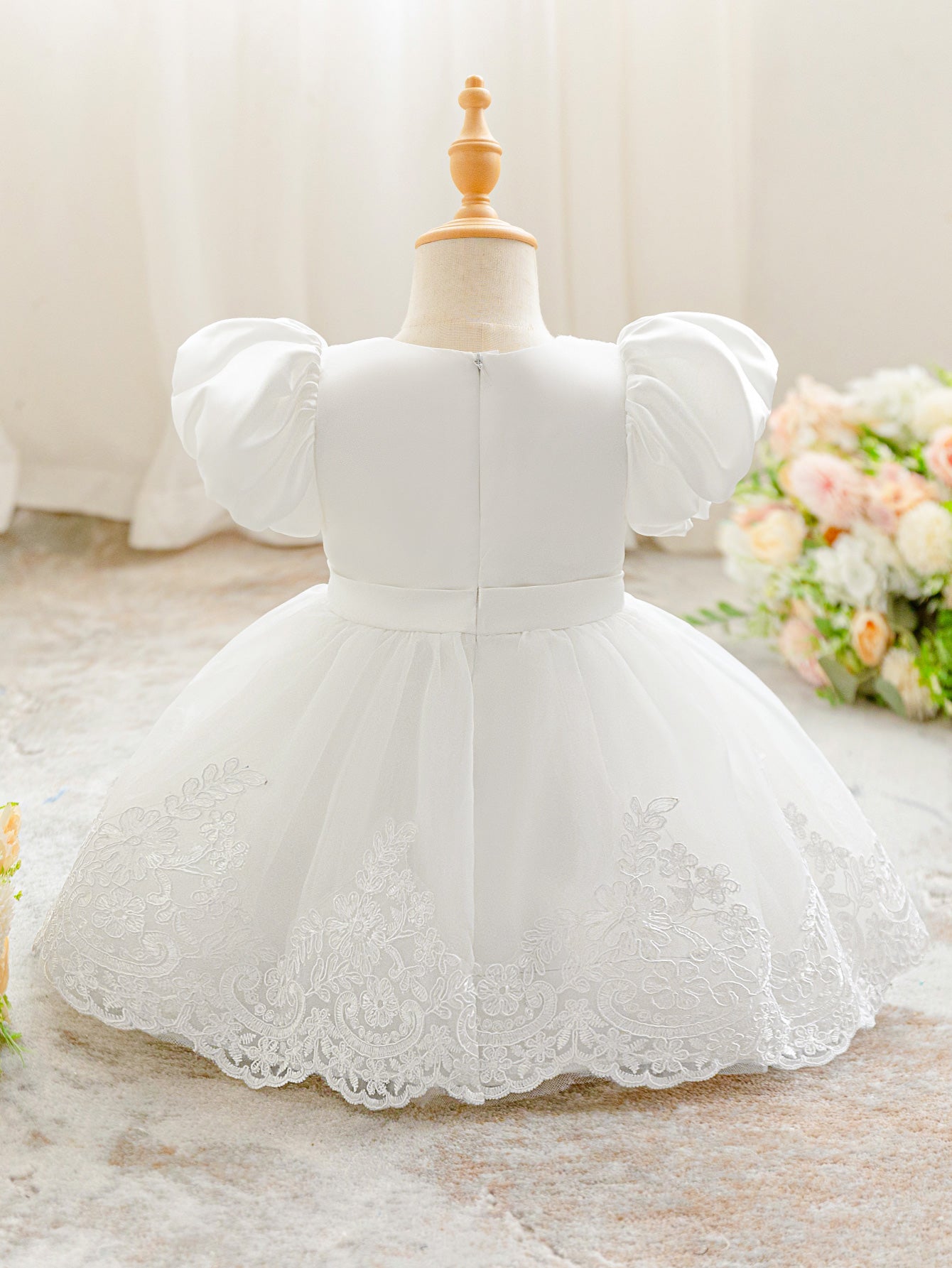 Vestido Blanco, mangas de princesa, con detalles bordados, Bautismo, Cortejo 2048B