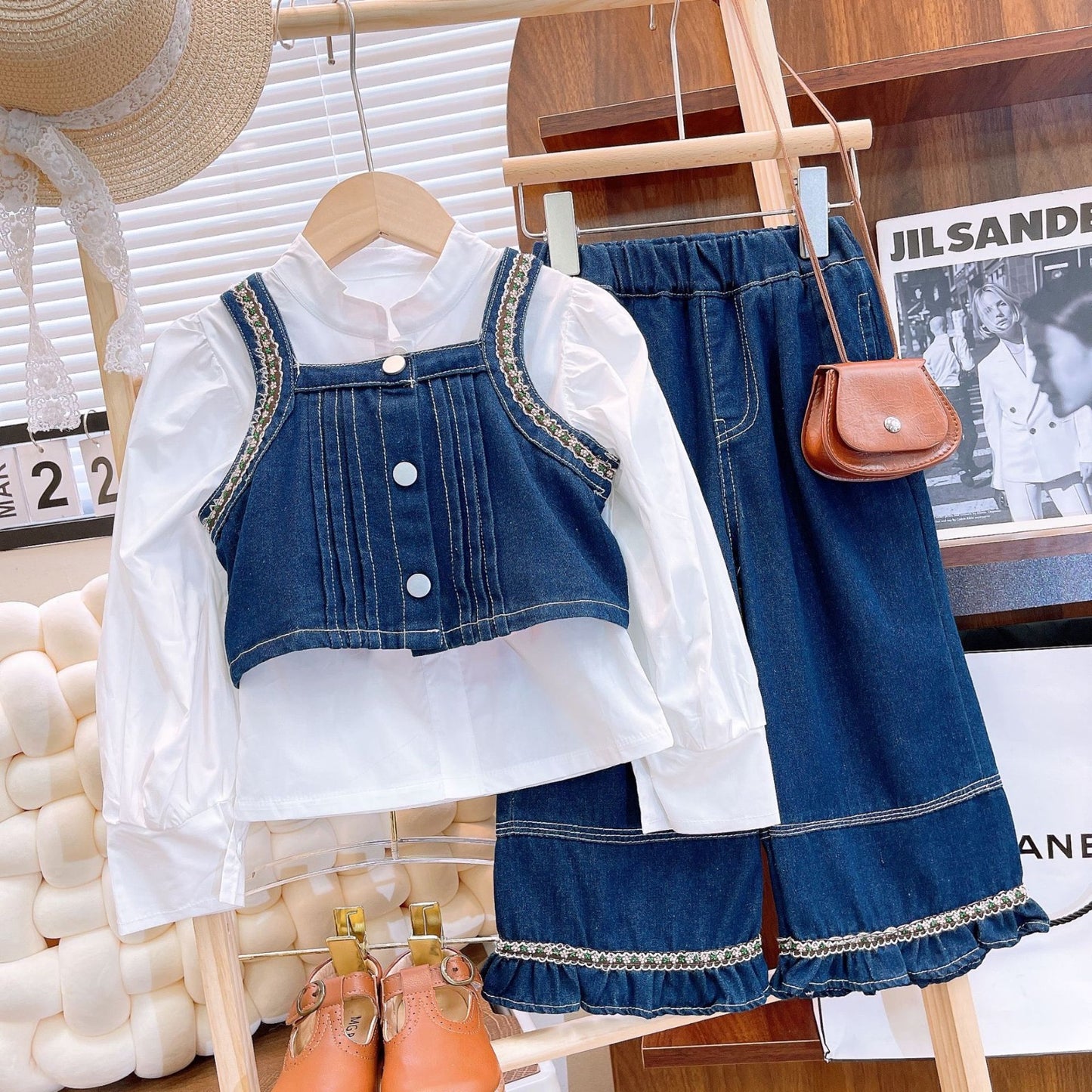 Conjunto 3 piezas, camisa blanca más chaleco y pantalón de jeans💙2647