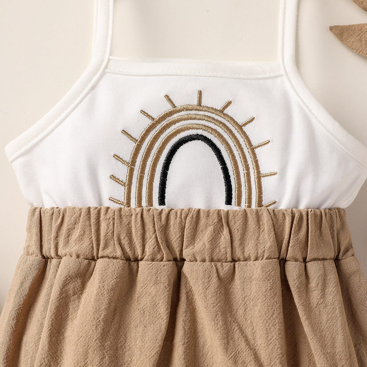 Conjunto Body Beige más vincha
