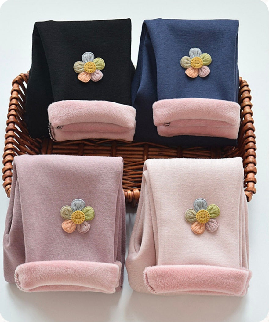 Calzas frizadas, pantalón, abrigo