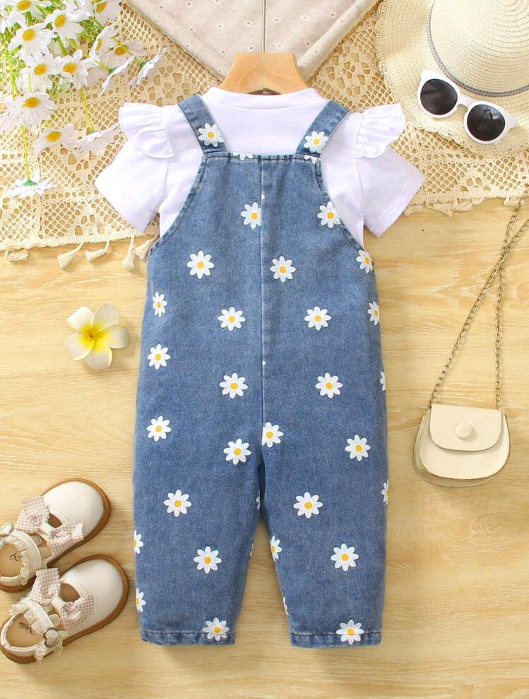 Jardinera más remerita, conjunto, margaritas, jeans🌸 1151
