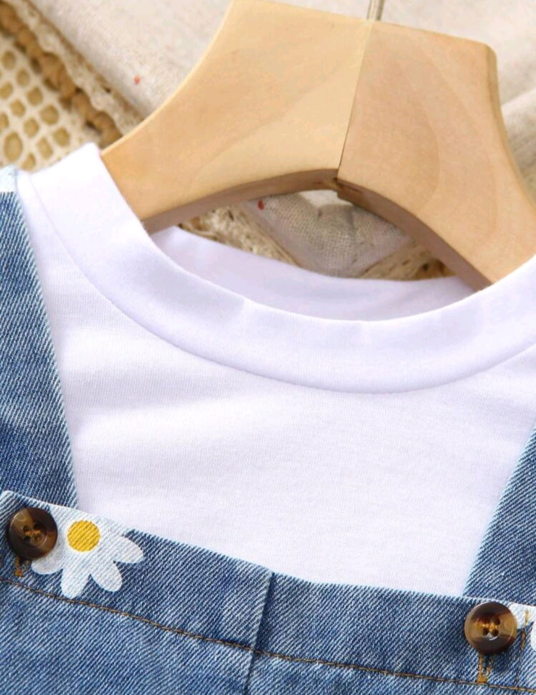 Jardinera más remerita, conjunto, margaritas, jeans🌸 1151