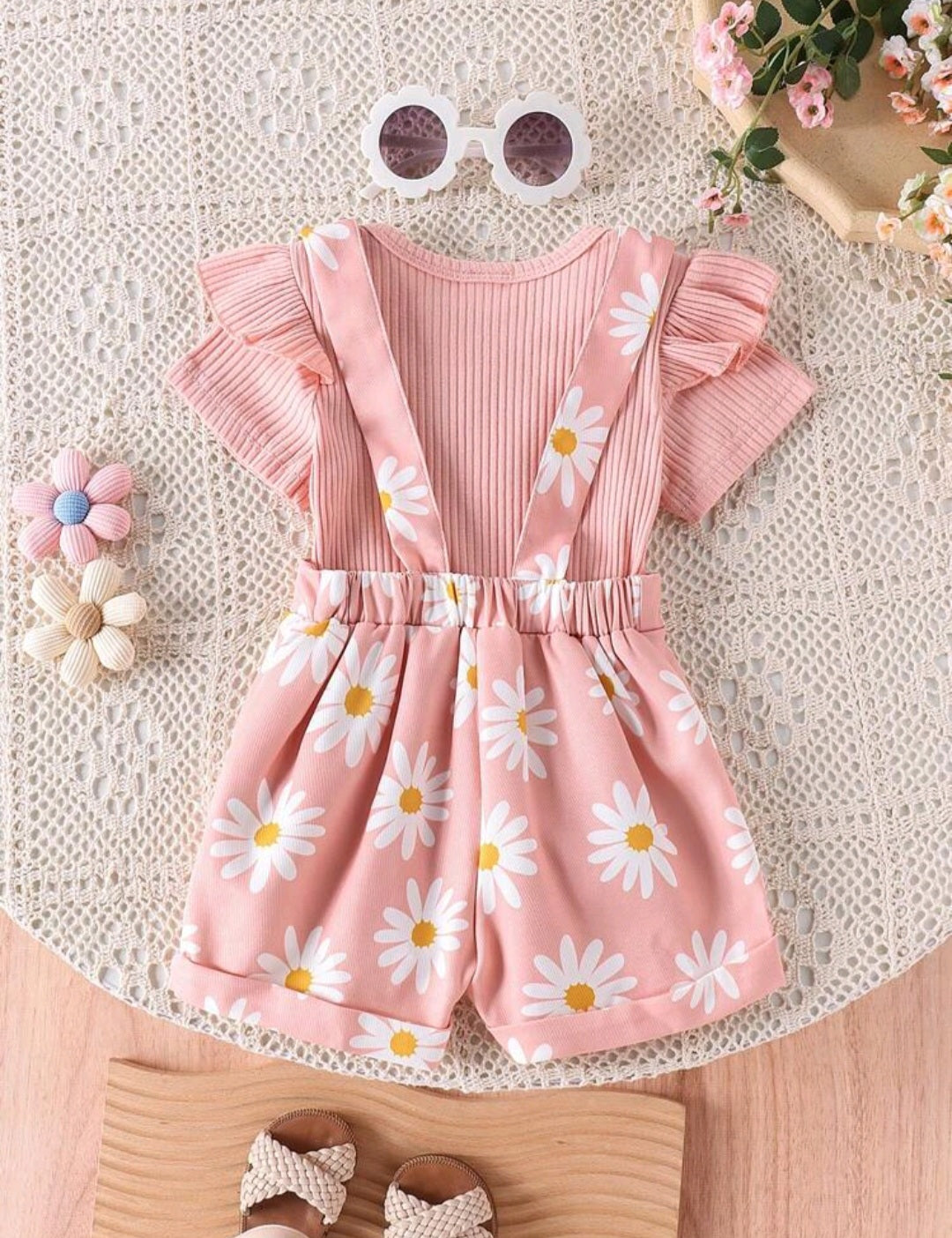 Conjunto rosa con margaritas🌸, jardinera más body, overol💗 1145
