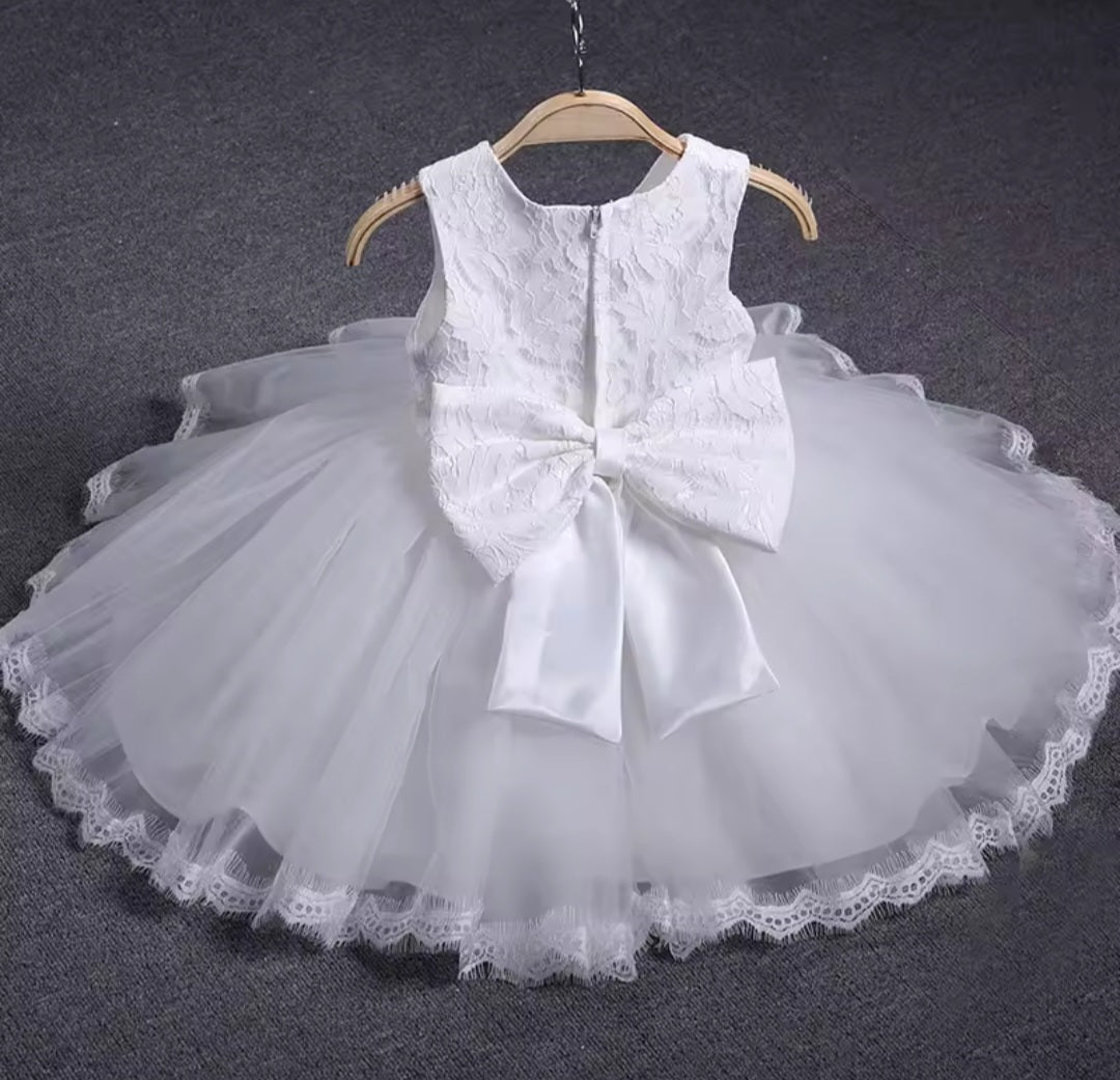 Vestido Blanco, Bautismo, Cortejo