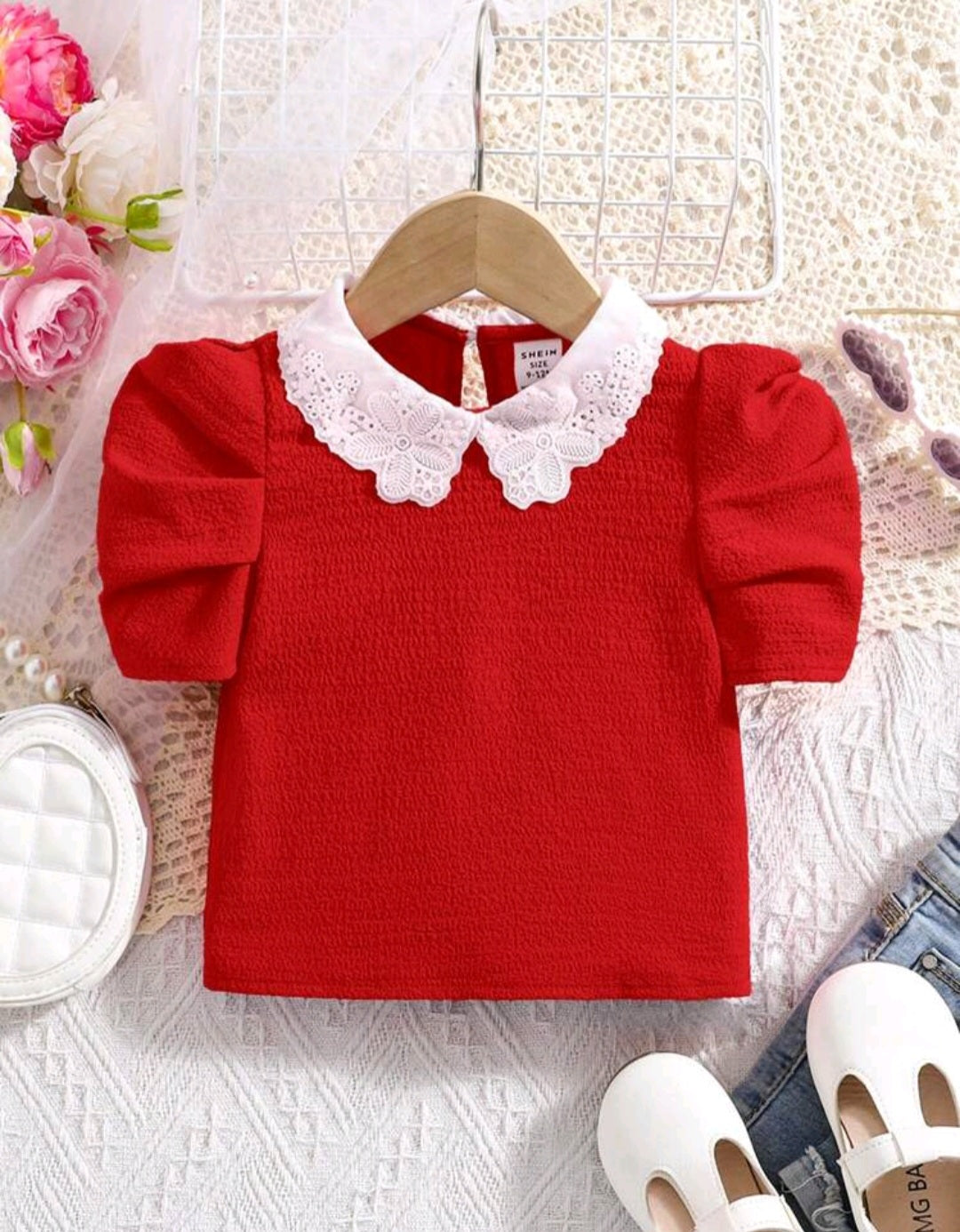 Blusa roja con Detalle blanco en el cuello, botón atrás, Cod 1005