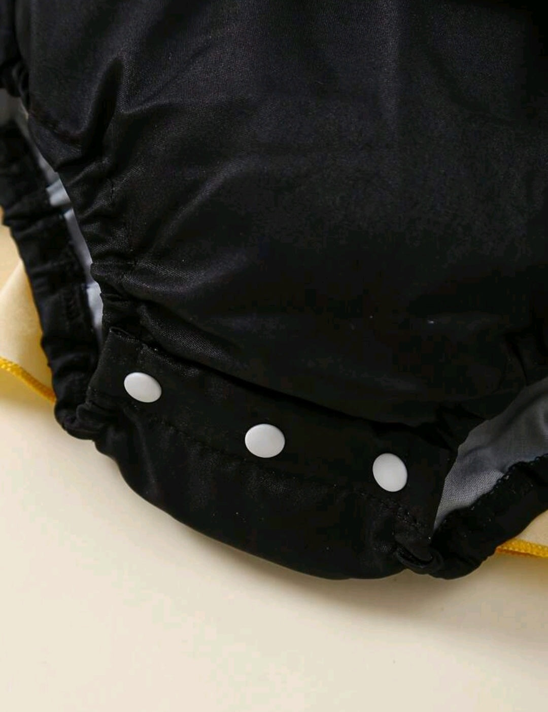 Conjunto vestibody más sombrerito, abejita