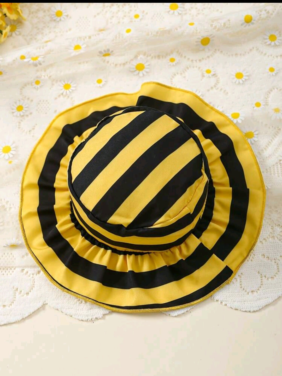 Conjunto vestibody más sombrerito, abejita