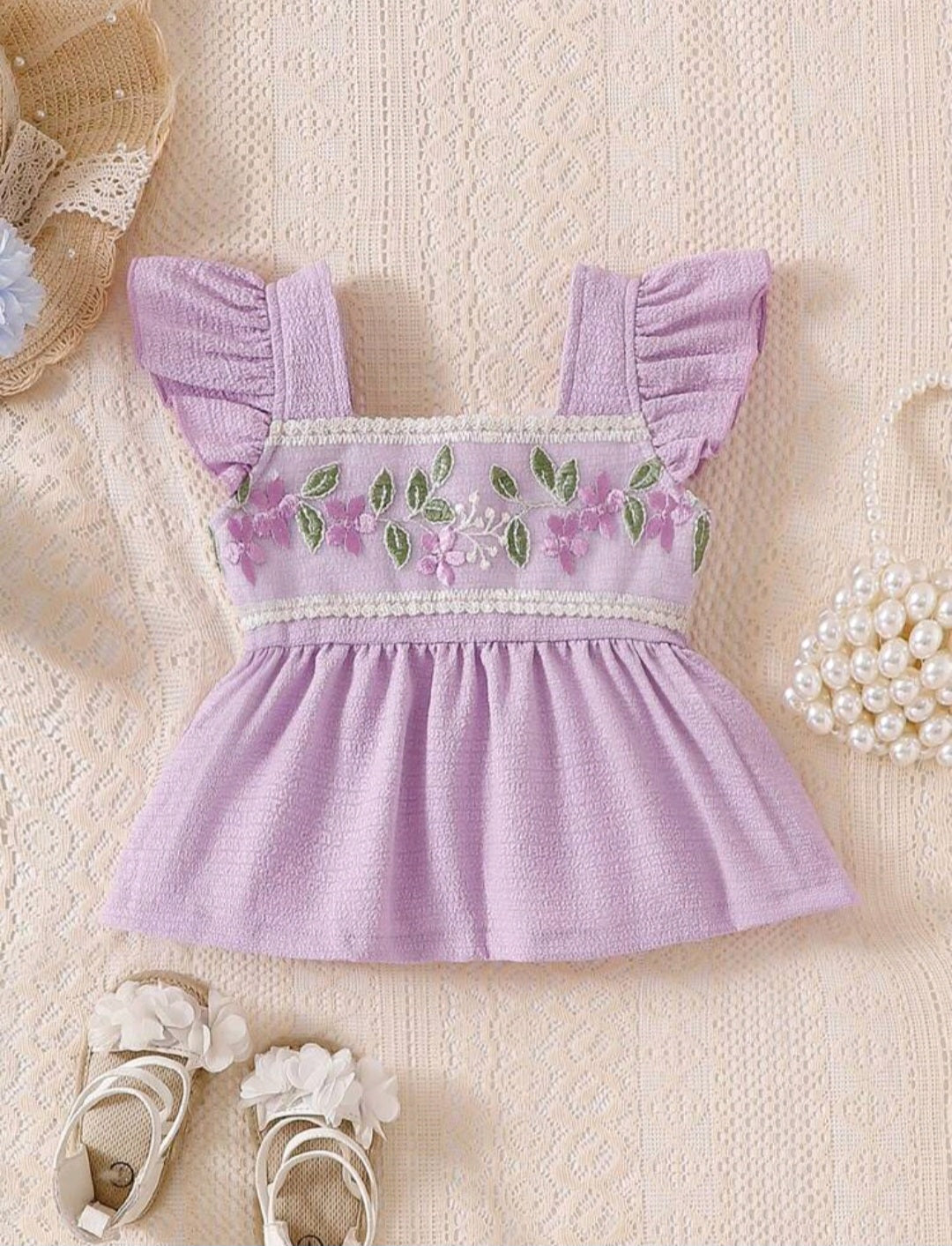 Blusa Lila con detalles florales,cierre atrás, Cod 1002