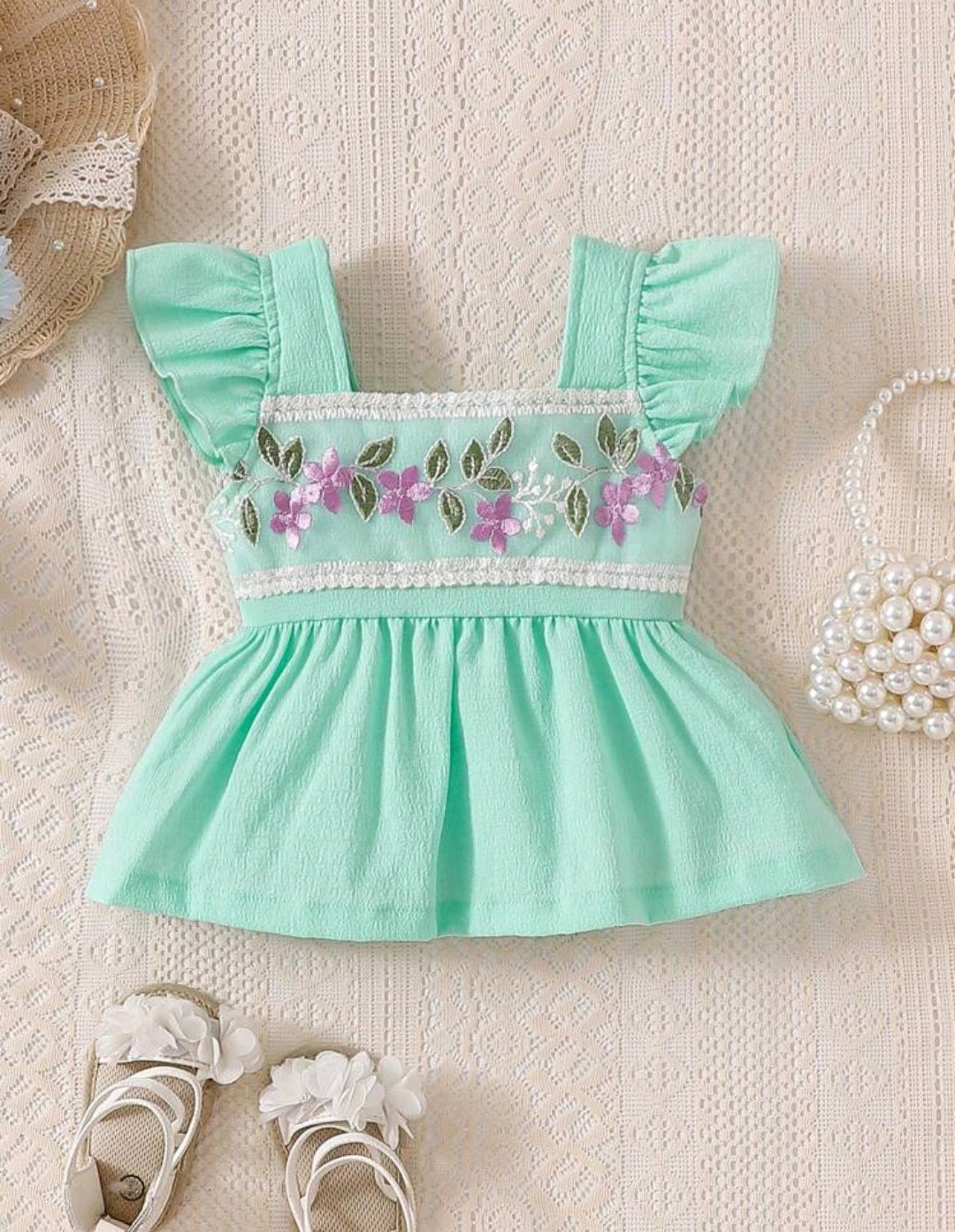 Blusa verde agua, con detalles florales, cierre atrás, Cod 1001