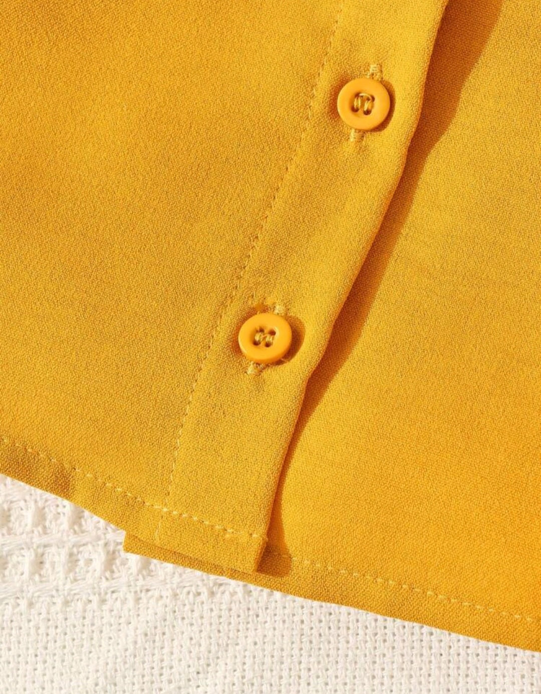 Blusa mostaza con detalles en cuello y brazos, Cod 1007