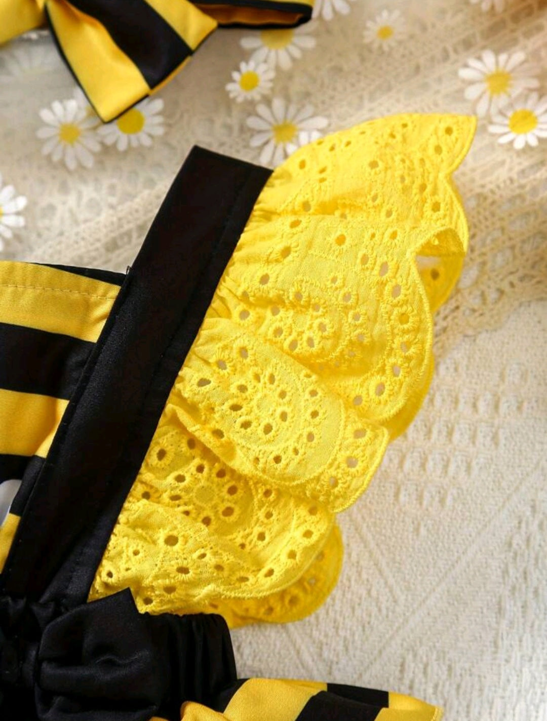 Conjunto vestibody más vincha, abejita🐝1034