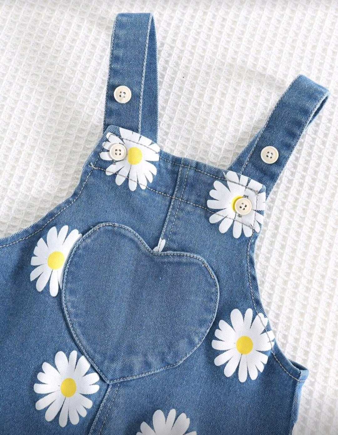 Jardinera, jeans margaritas🌸🌼 1305