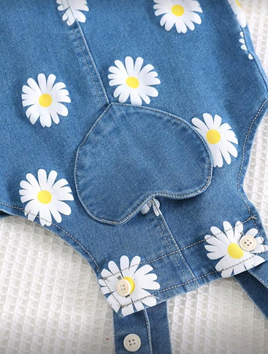 Jardinera, jeans margaritas🌸🌼 1305