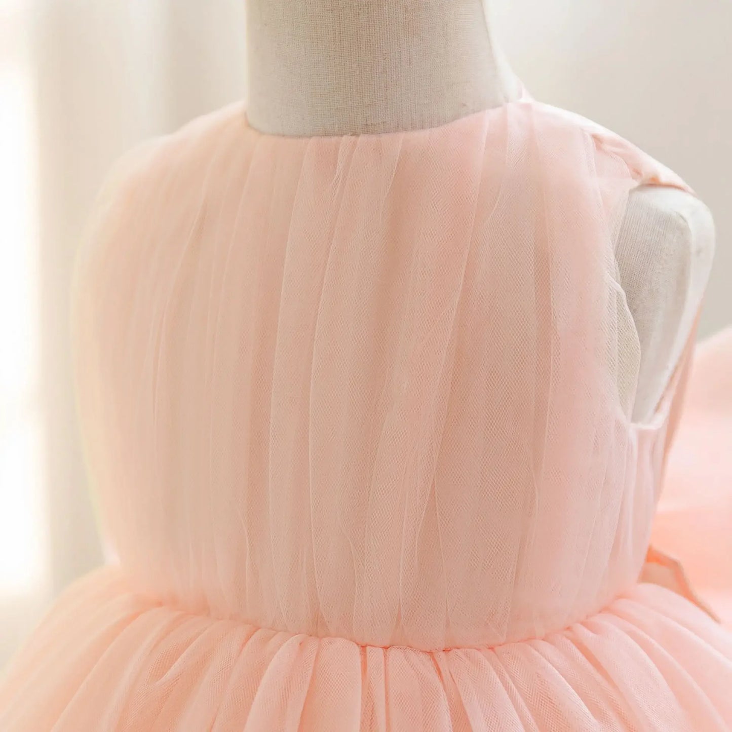 Vestido Rosa con cola, flores, moño 2049R