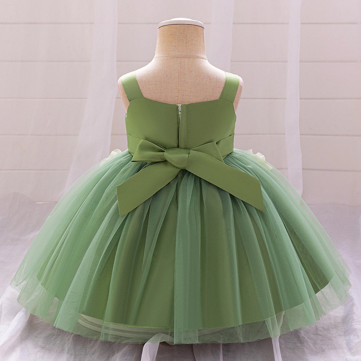 Vestido Verde con detalle de flores💚2023