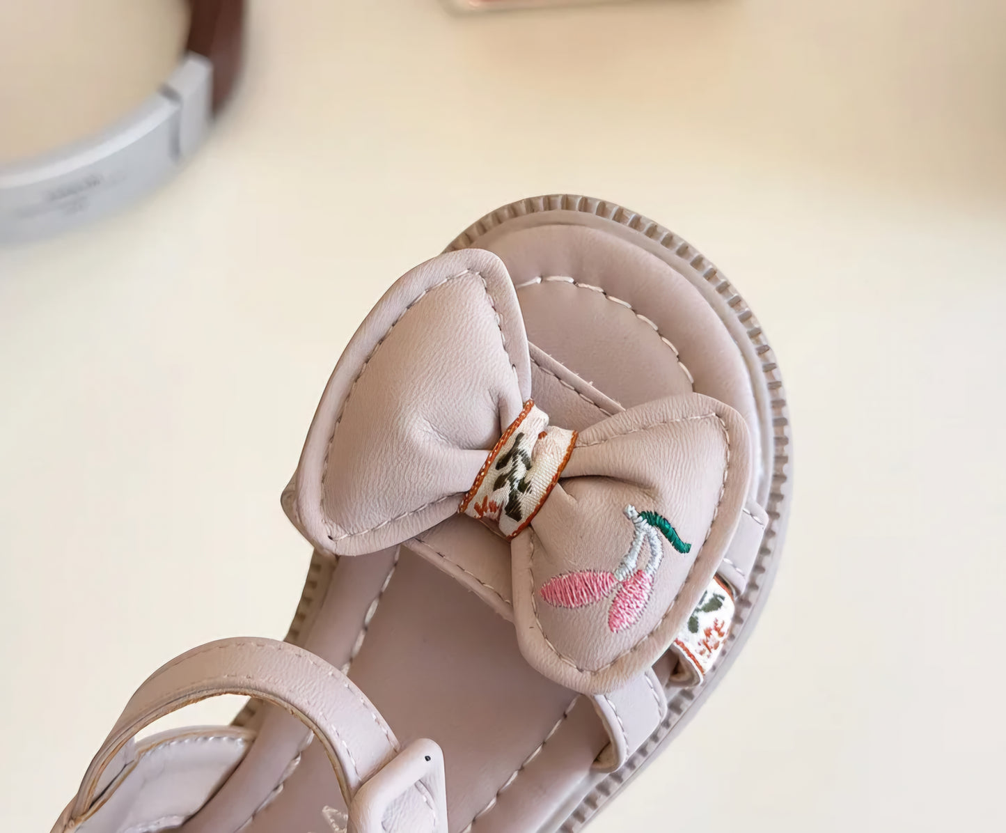Calzado, sandalia beige, rosa vieja