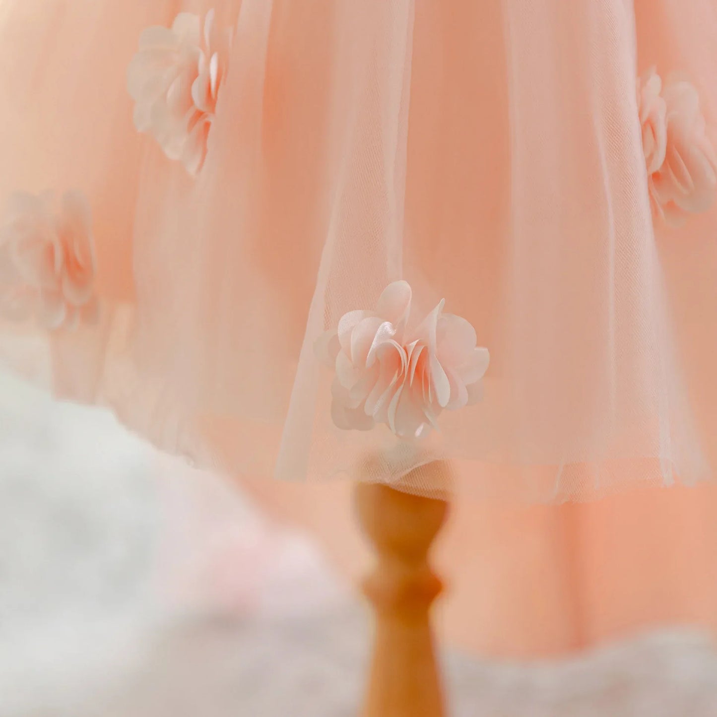 Vestido Rosa con cola, flores, moño 2049R