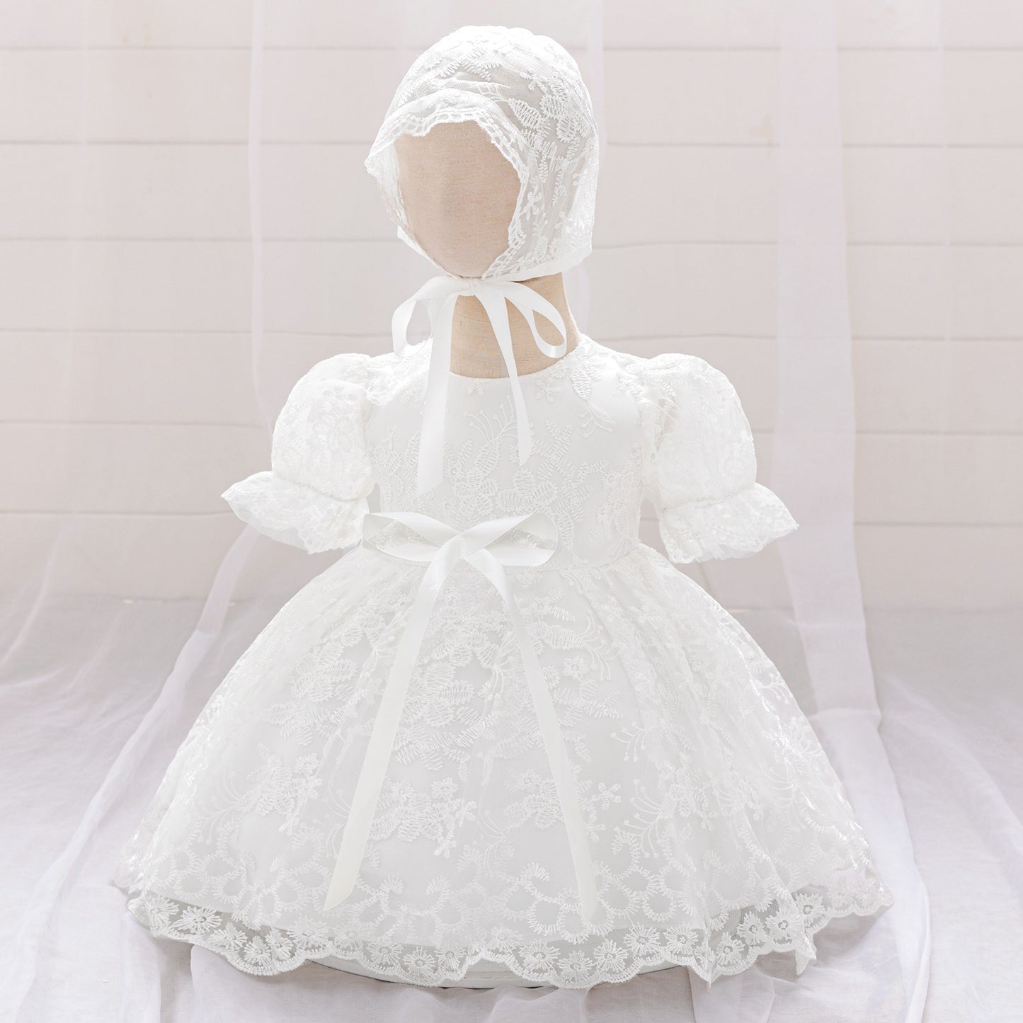 Vestido Blanco más gorro, bautismo, Cortejo 2074