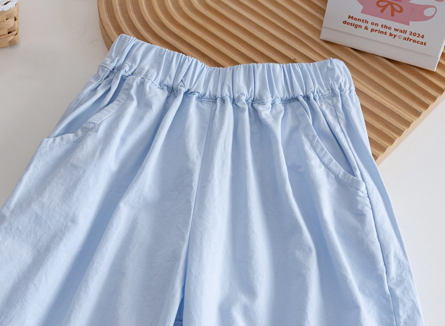 Conjunto blusa blanca más pantalón celeste 2066