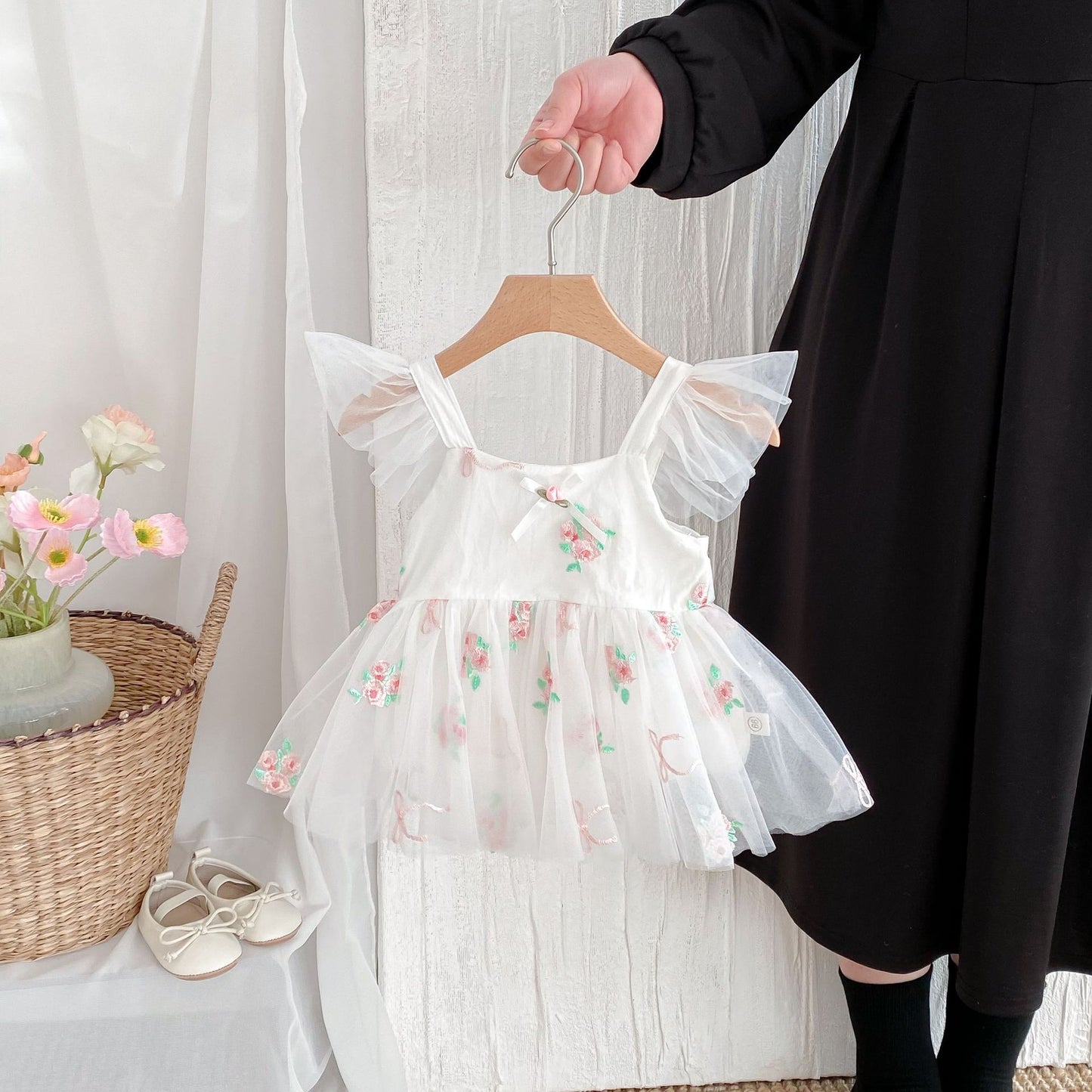Vestibody blanco con diseños rositas🌸 1106
