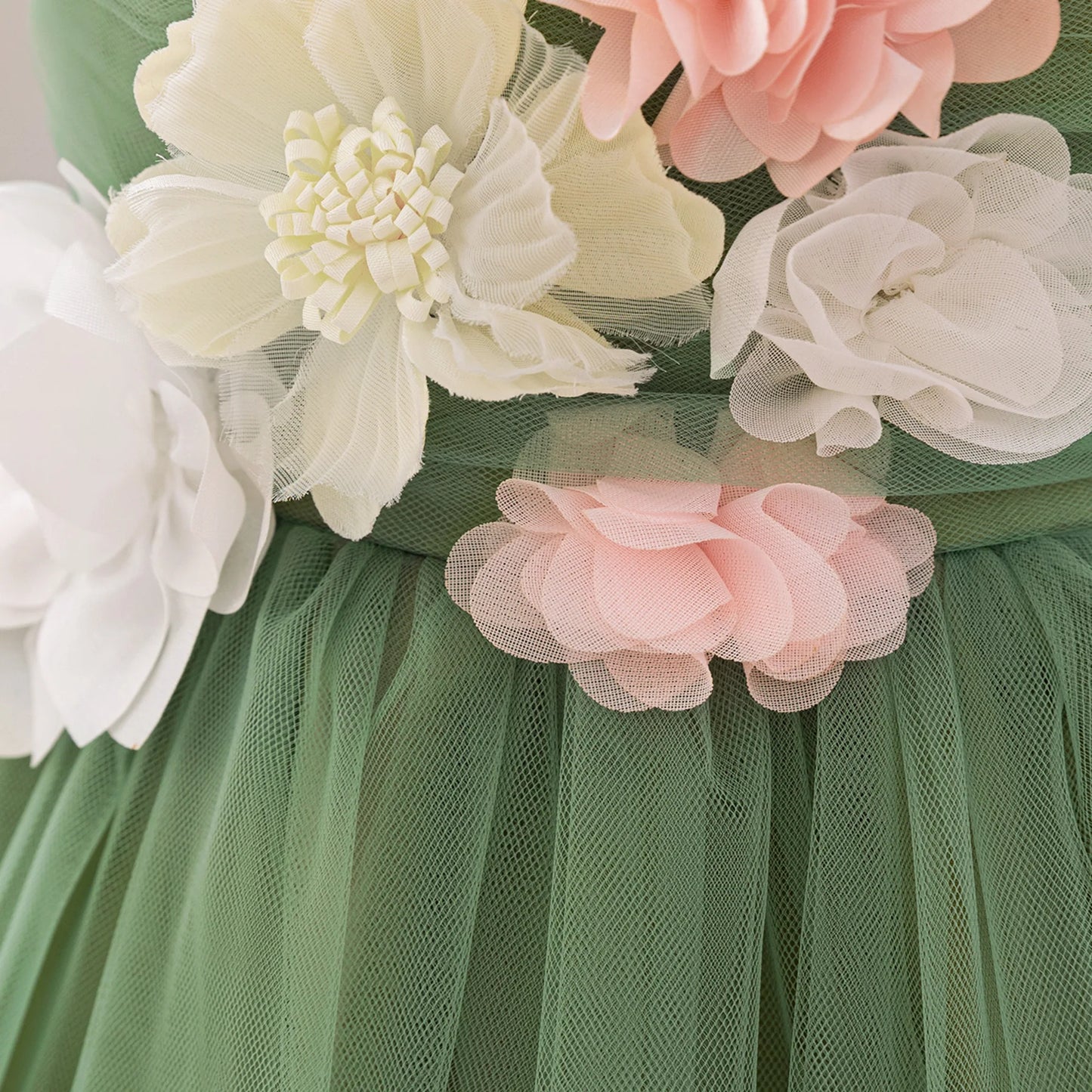 Vestido Verde con detalle de flores💚2023