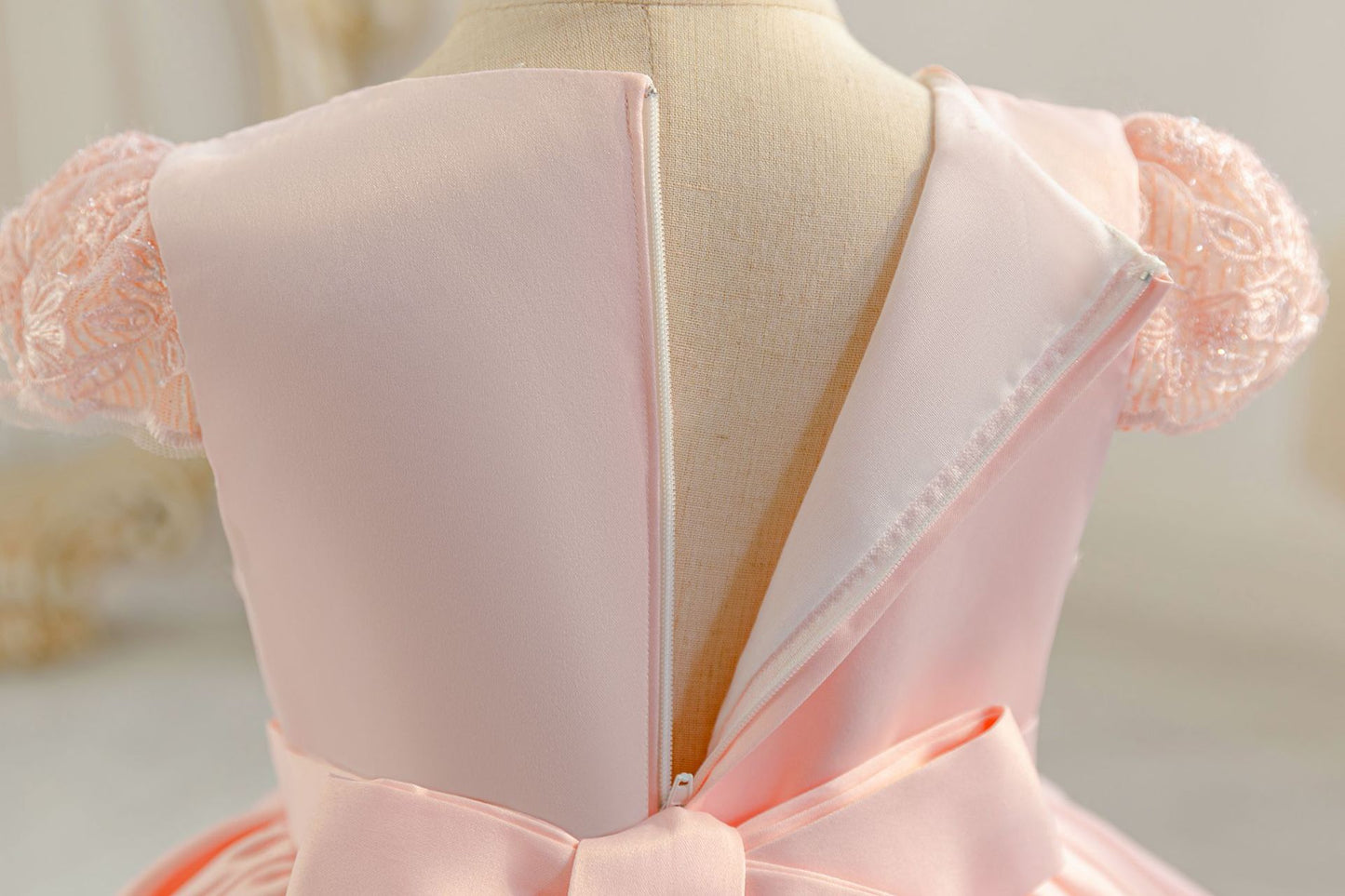 Vestido rosa con manguita y perlitas🩷🎀1572