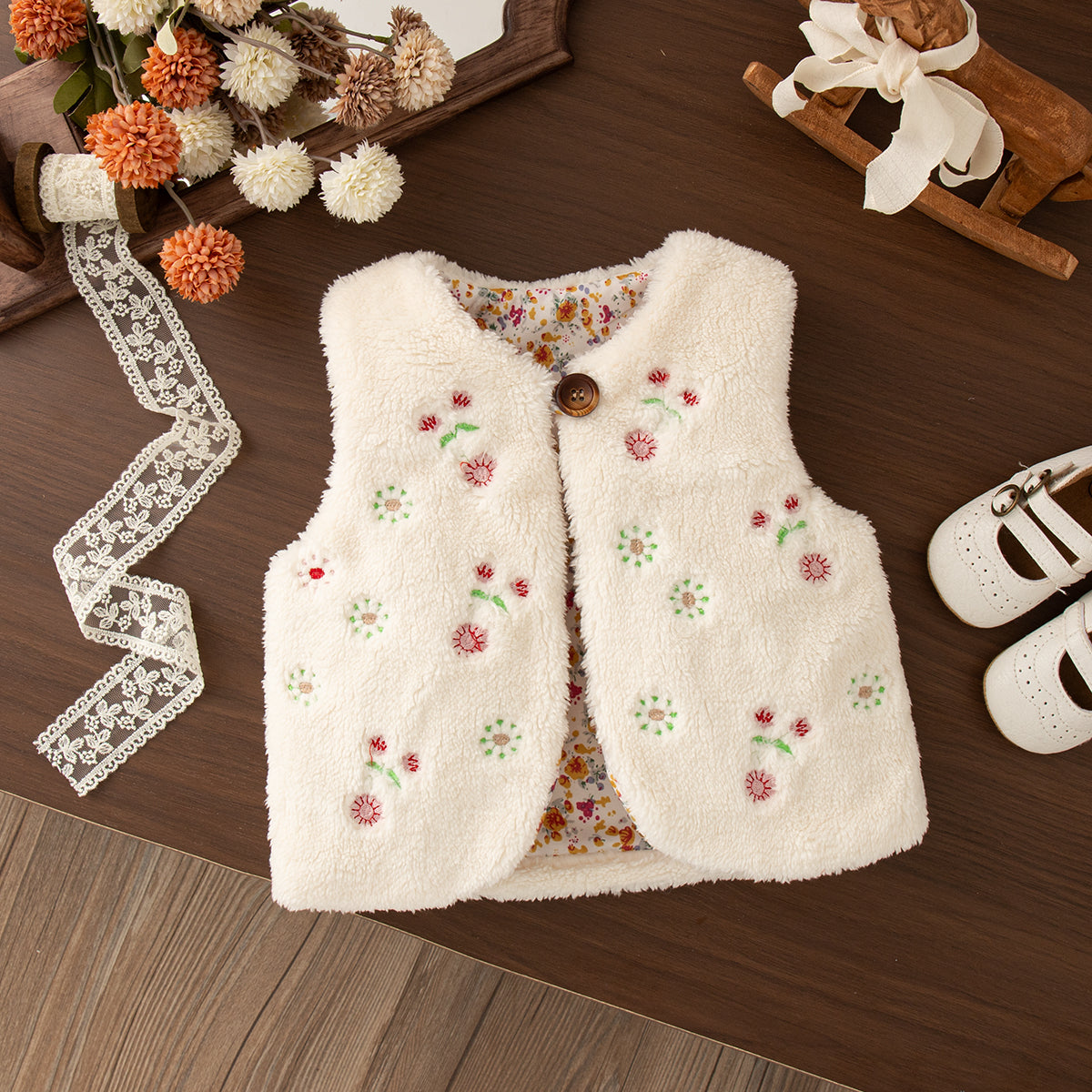 Chaleco, tapadito sin Mangas blanco, con detalles de flores 🌸 3221