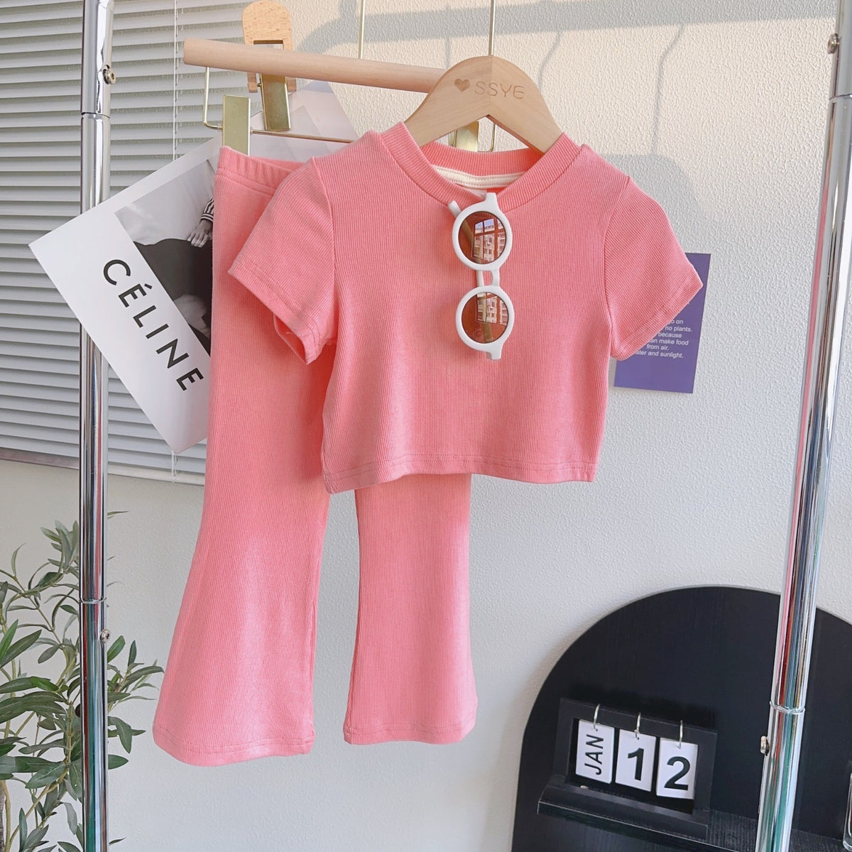 Conjunto blusa más pantalón rosa, remerita (no incluye lentes)🩷 3690