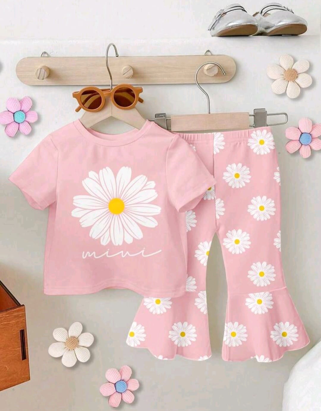 Conjunto 2 piezas, Rosa, margaritas, Pata ancha🩷🌸3385