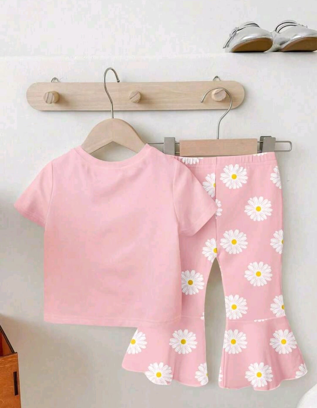 Conjunto 2 piezas, Rosa, margaritas, Pata ancha🩷🌸3385