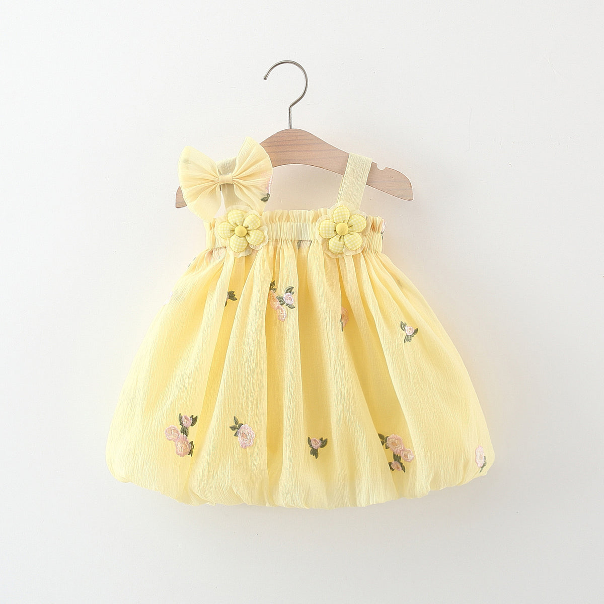 Vestido amarillo con detalles de flores 🌼 3691