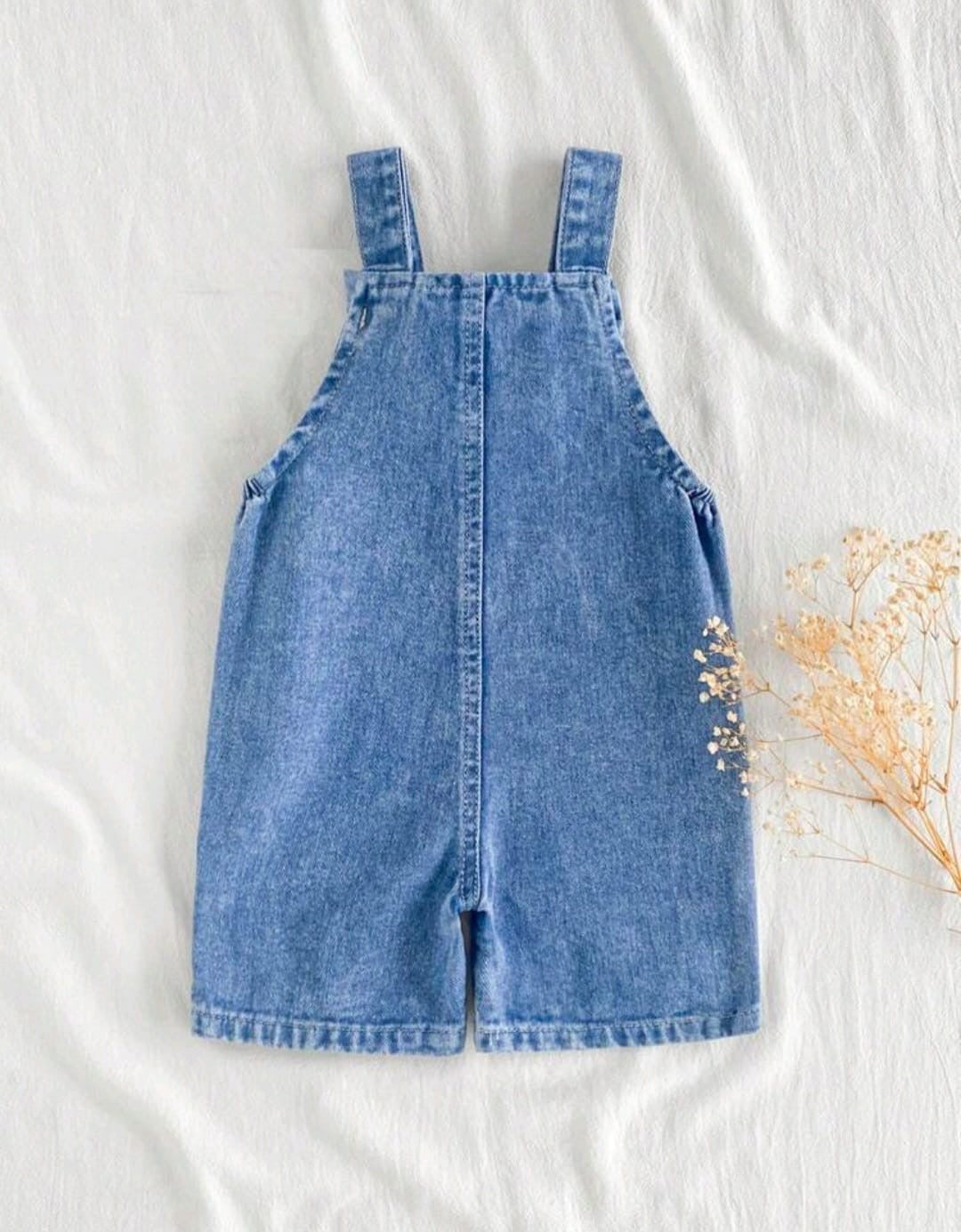 Jardinera, jeans, moño 🩵💙3392