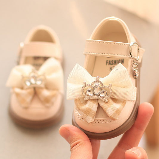 Zapato, calzado Beige, moño, coronita👑🤍✨25110