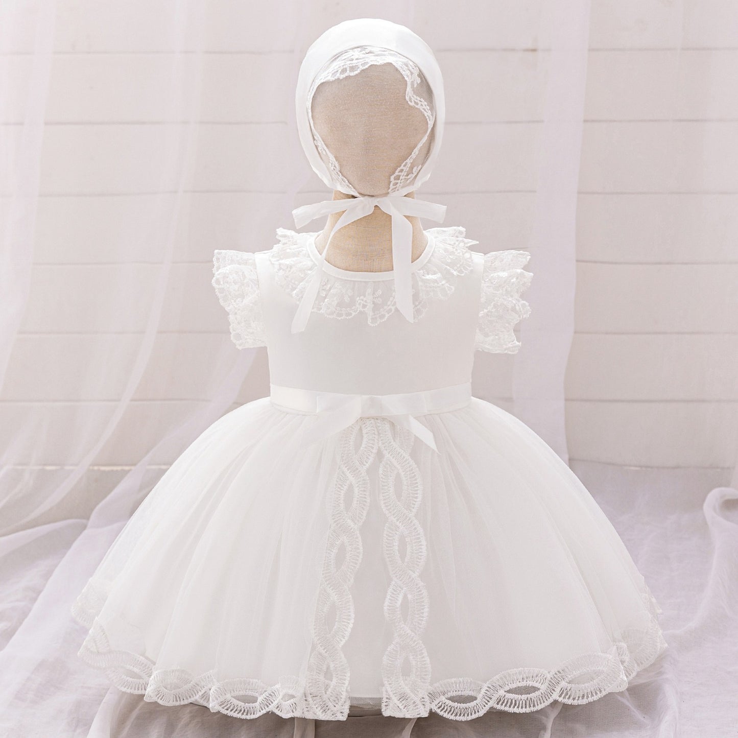 Vestido Blanco con detalles de encaje y gorra🤍2030
