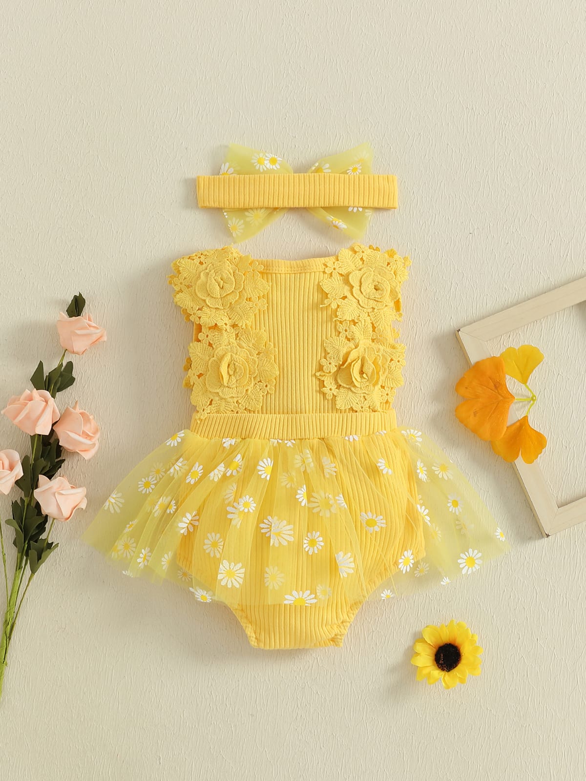 Vestibody Amarillo, margaritas, abejita, flores 1715