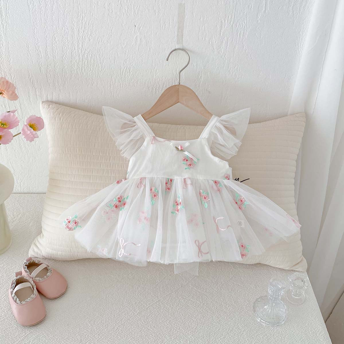 Vestibody blanco con diseños rositas🌸 1106