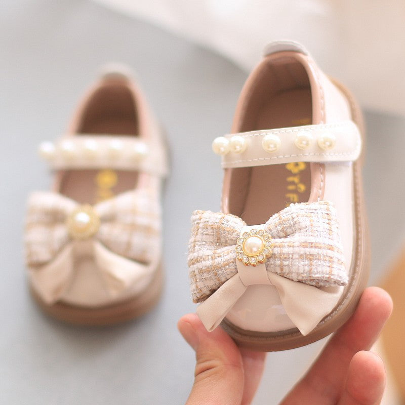 Zapato, calzado Beige con detalle moño, perlitas🎀✨🤍25111