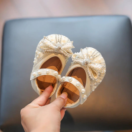 Calzado, zapato beige claro, brilloso, moño🎀✨🤍25112