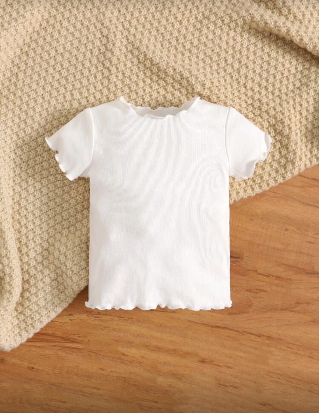 Remera, blusa, blanca, mangas cortas✨🤍1386