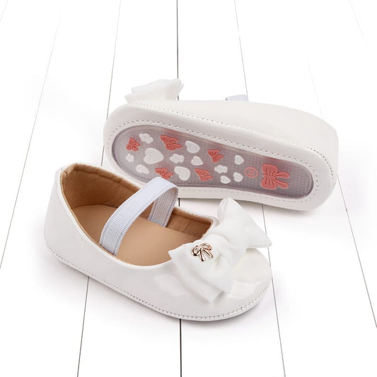 Zapato, calzado, blanco, charolado, moñito🤍1394