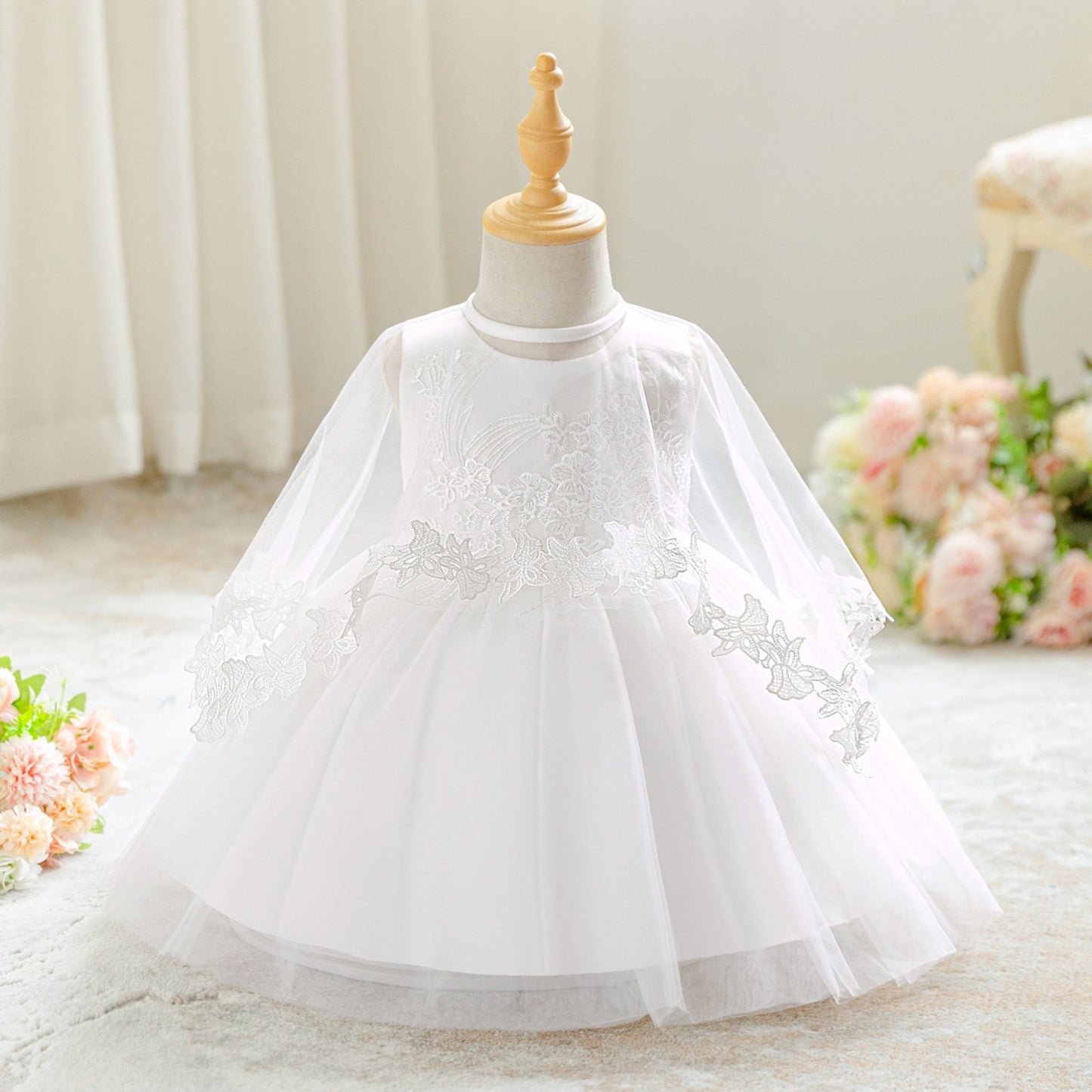 Vestido Blanco más capa🤍2038B