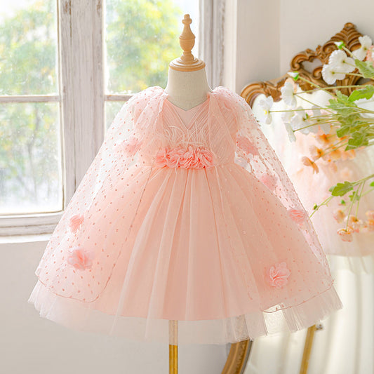 Vestido Rosa con detalle de capa y plumas👑2034