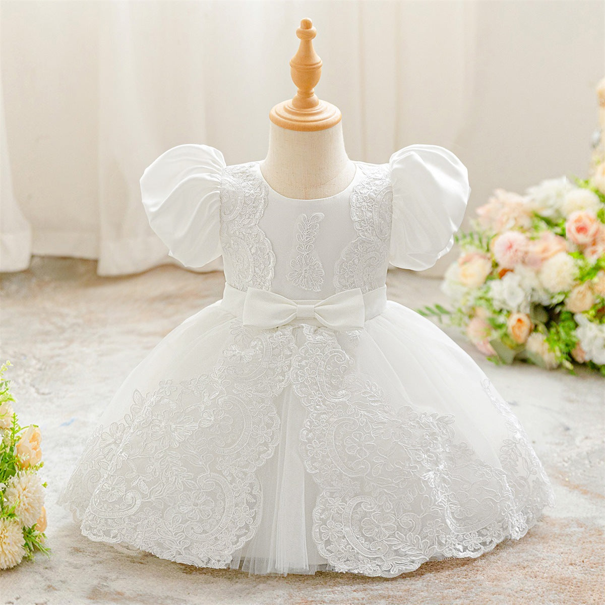 Vestido Blanco, mangas de princesa, con detalles bordados, Bautismo, Cortejo 2048B