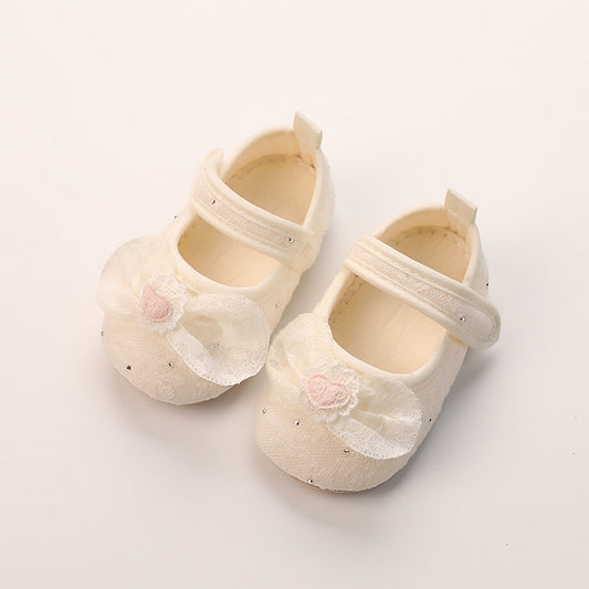 Calzado, zapatito beige, moño, perlitas 2113