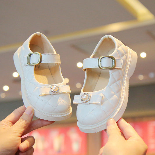 Calzado blanco con moño y perla🤍26006