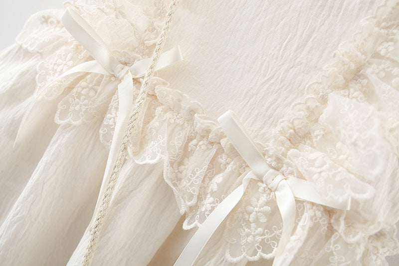 Vestido beige más carterita, moños 2067