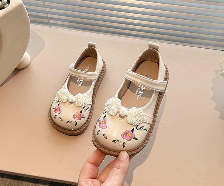 Calzado, zapatos beige con bordados🌸26023B