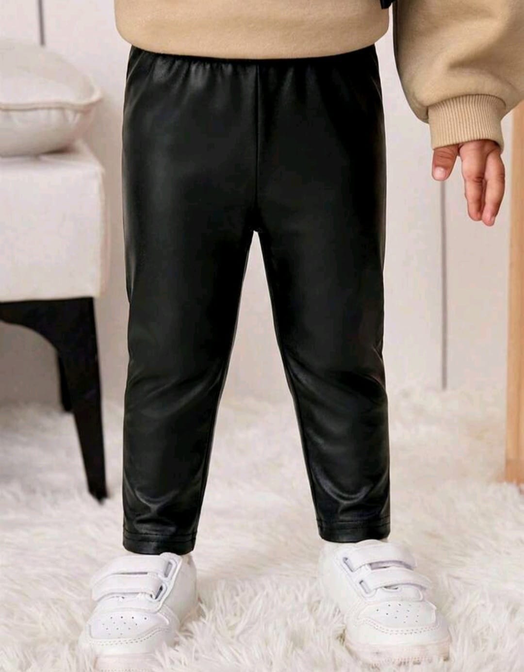 Pantalón cuerina negro🖤 2600